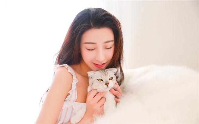 个性张扬，不自觉地喧宾夺主出尽风头的星座