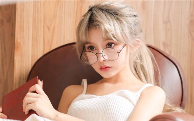 星座女的爱情智慧：看她们如何精准把握幸福选择