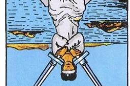 宝剑二逆位揭示复合难题：判断感情能否挽回的关键信号